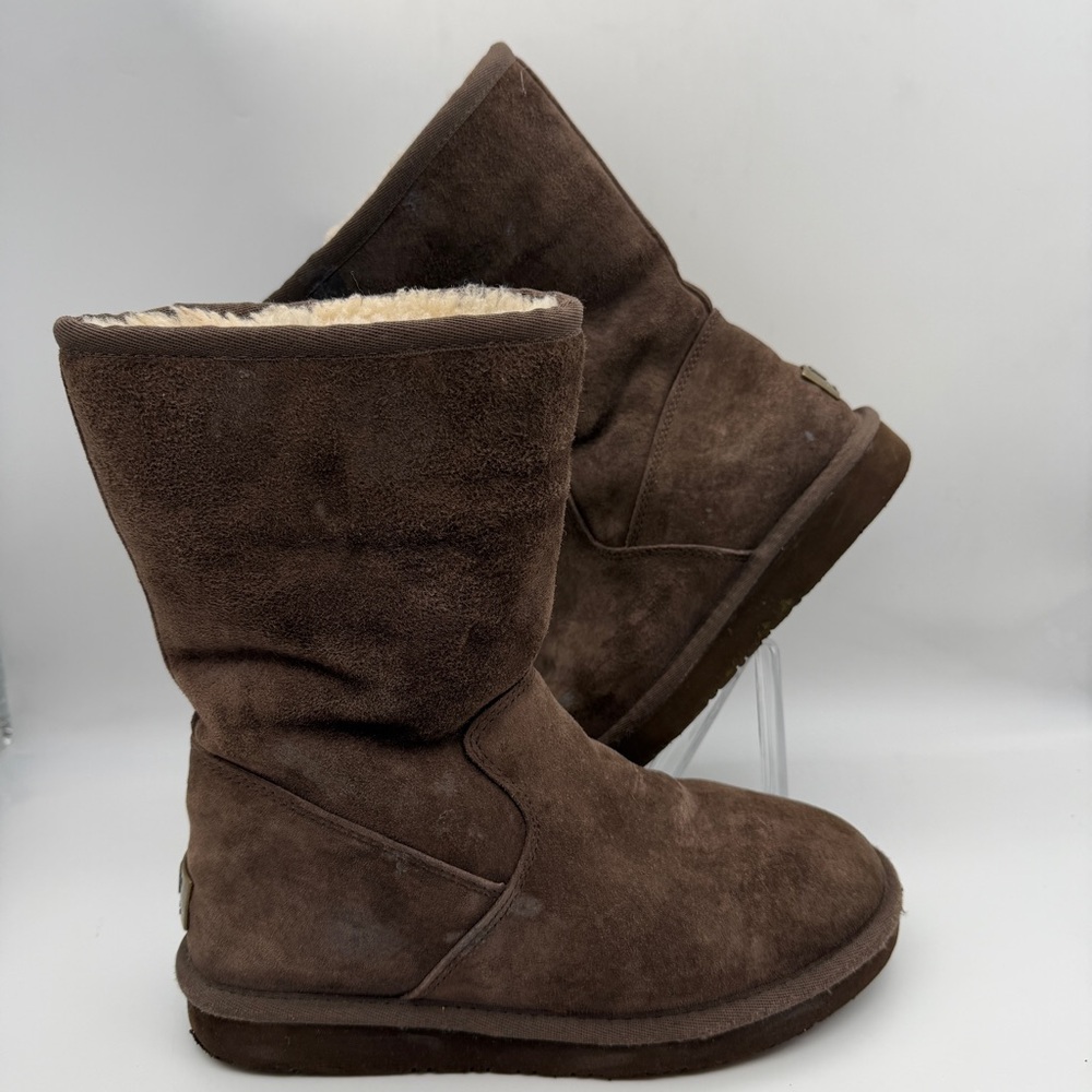 Women's UGG PIERCE 1006031 Chocolate Brown Suede Size 5 Metal Logo & Zipper